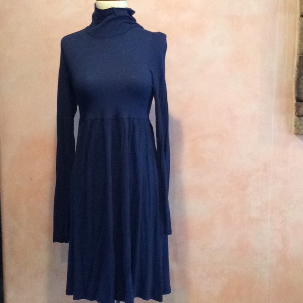 🛑3/$20 GUC turtleneck dress